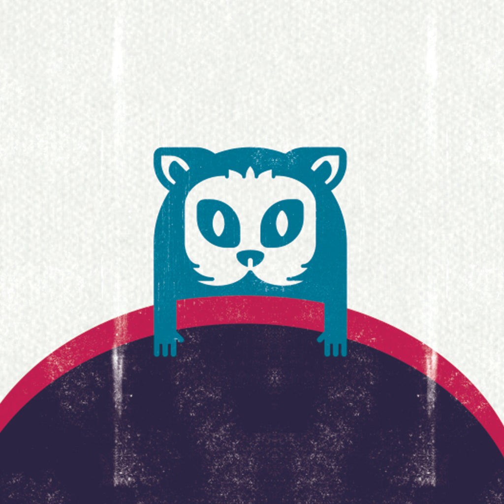 badge Charuma bleu métal finition matte