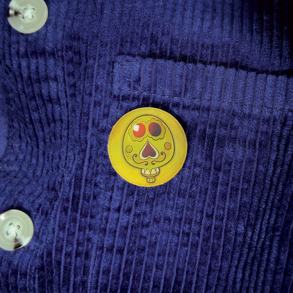 badge métal finition matte ballon jaune viva catrina