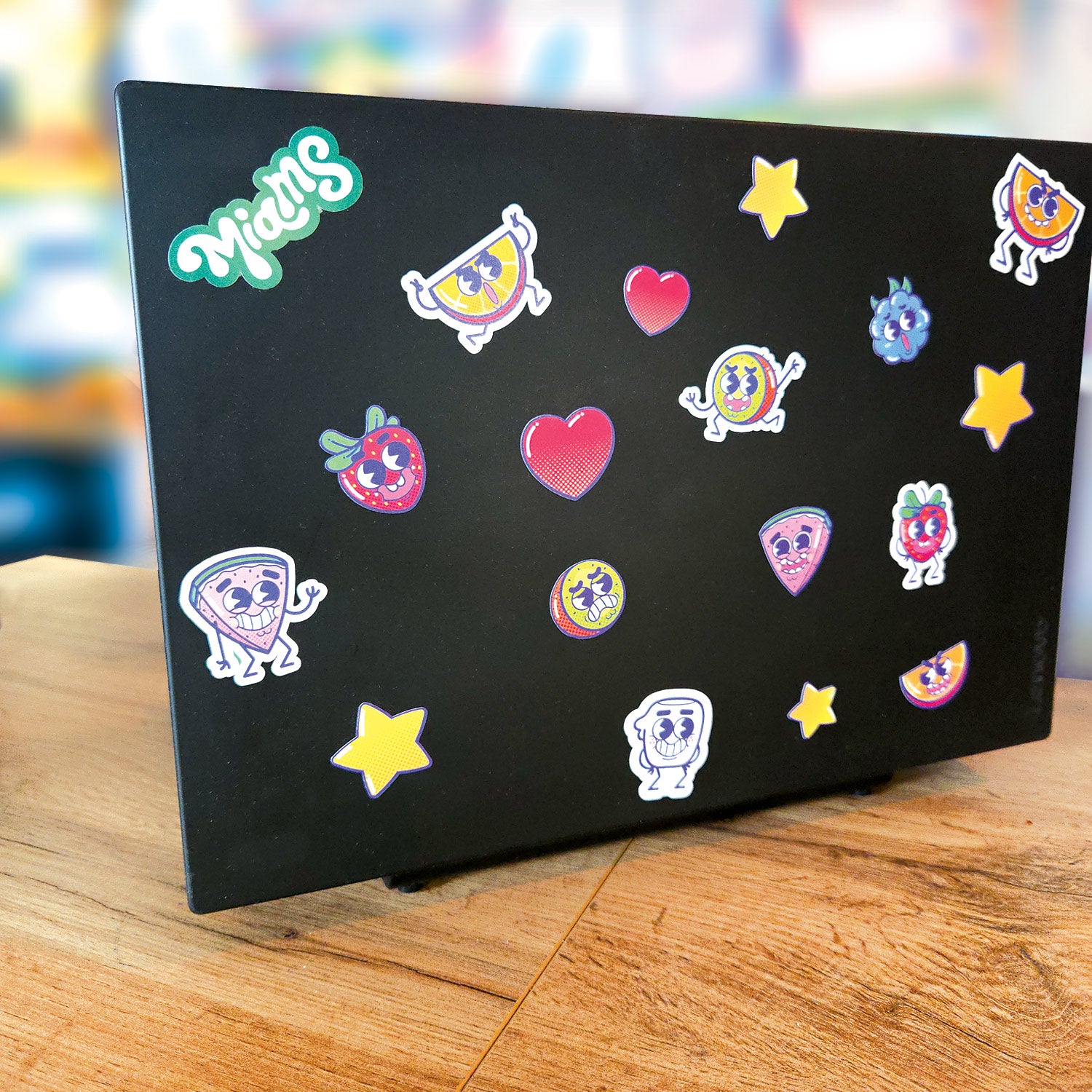 Planches de 32 stickers Miams 2 formats A5