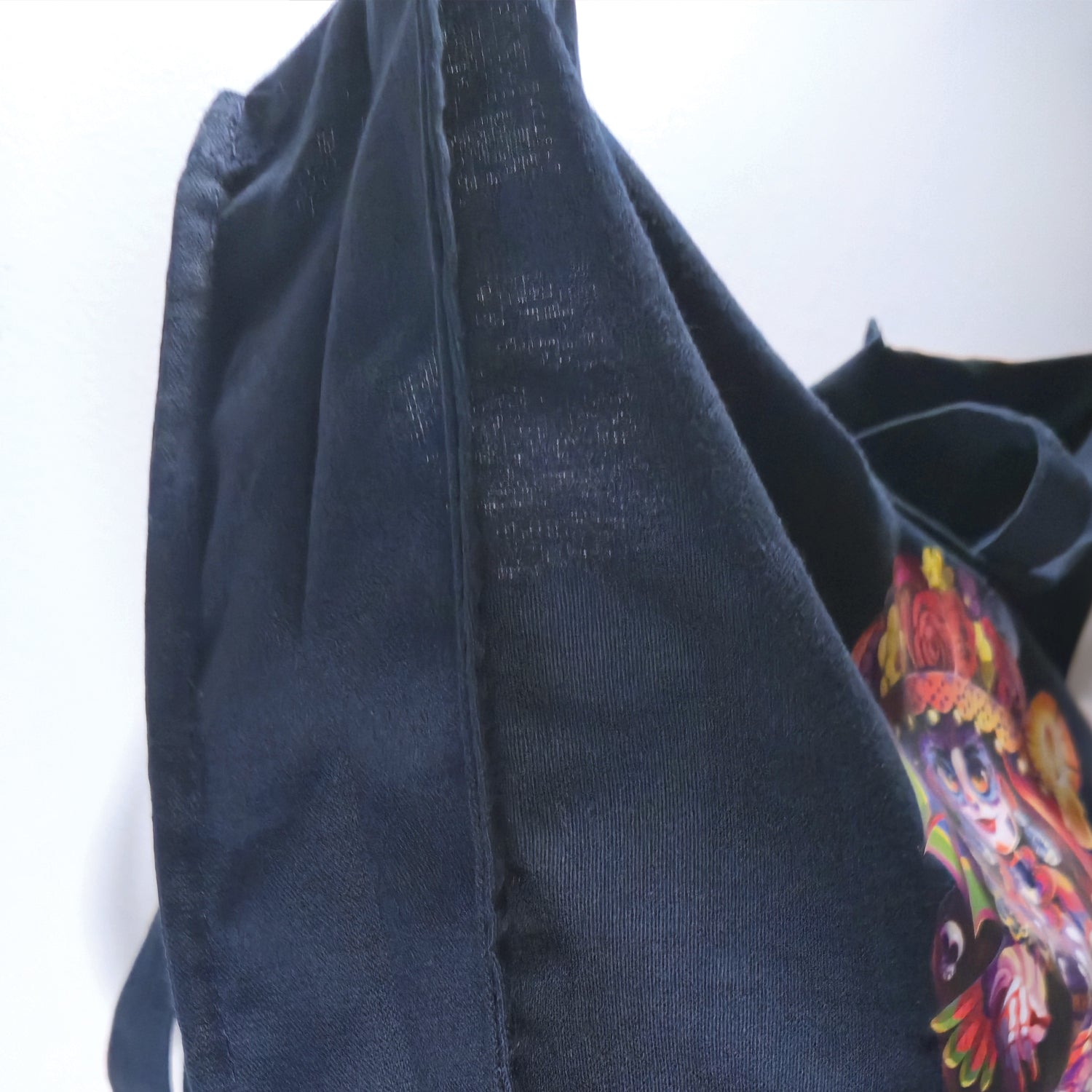 côté à soufflet du tote bag bleu foncé viva catrina